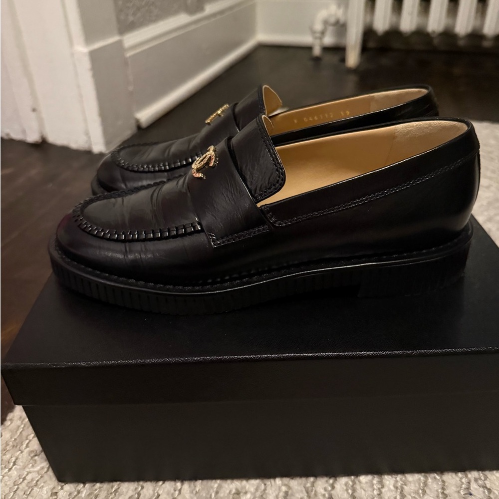 Chanel cruise 2024/2025 Shiny Crumpled Calfskin Black Moccasins - Picture 9 of 16
